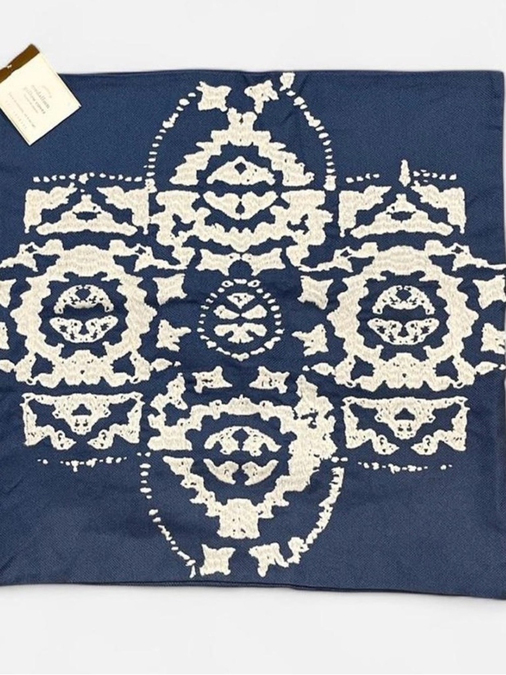 Pottery Barn 18x18 Medallion Embroidered Pillow Cover NWT